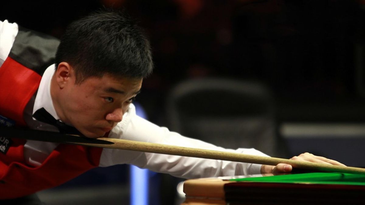 Ding Junhui tumbles out after making 147 as Ronnie OSullivan coasts into last four