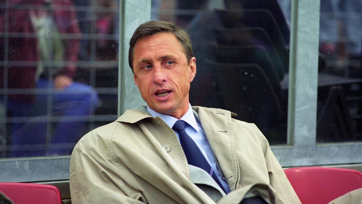 FC Barcelona - La Liga: I played with Cruyff: From earning the captaincy  to smoking in the shower