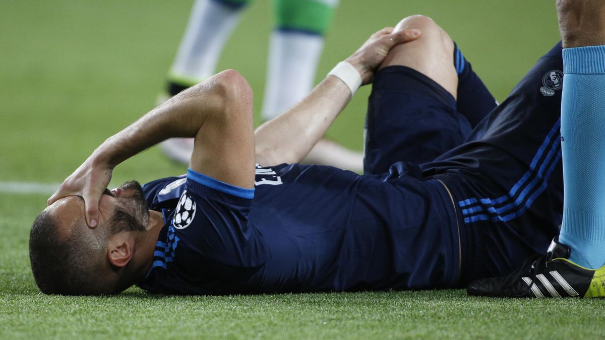 Benzema Solo Tiene Un Golpe En La Rodilla Y Podria Jugar La Vuelta Ante El Wolfsburgo Eurosport