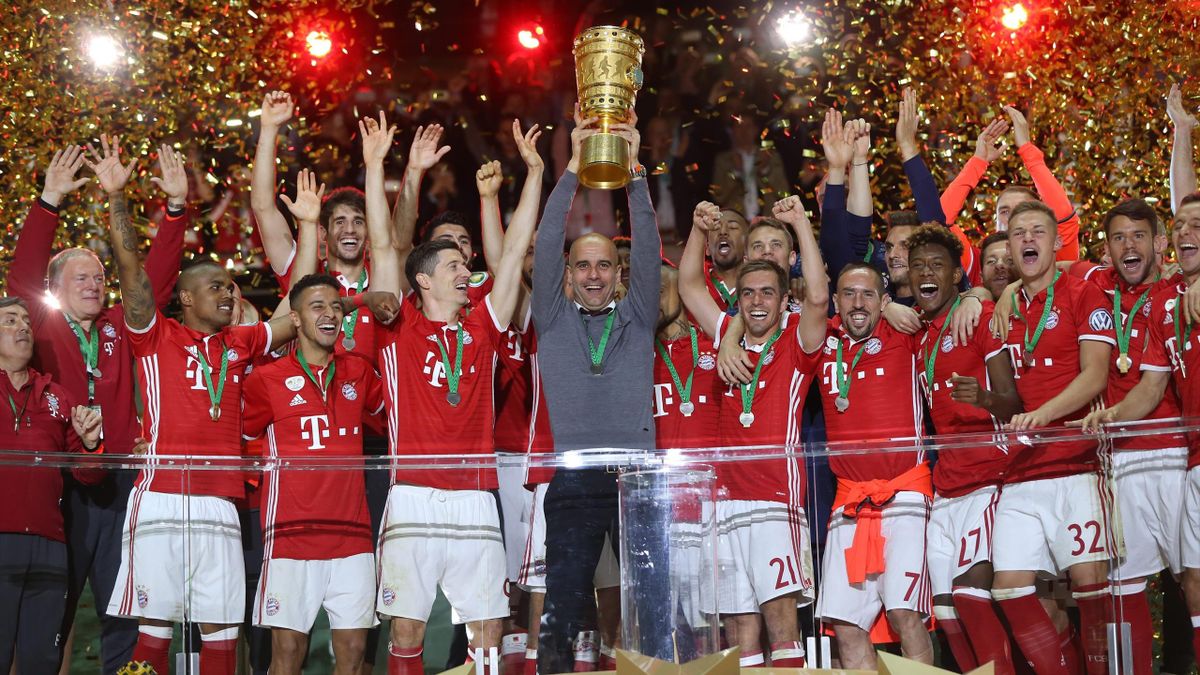 Guardiola levanta el título de la Copa alemana