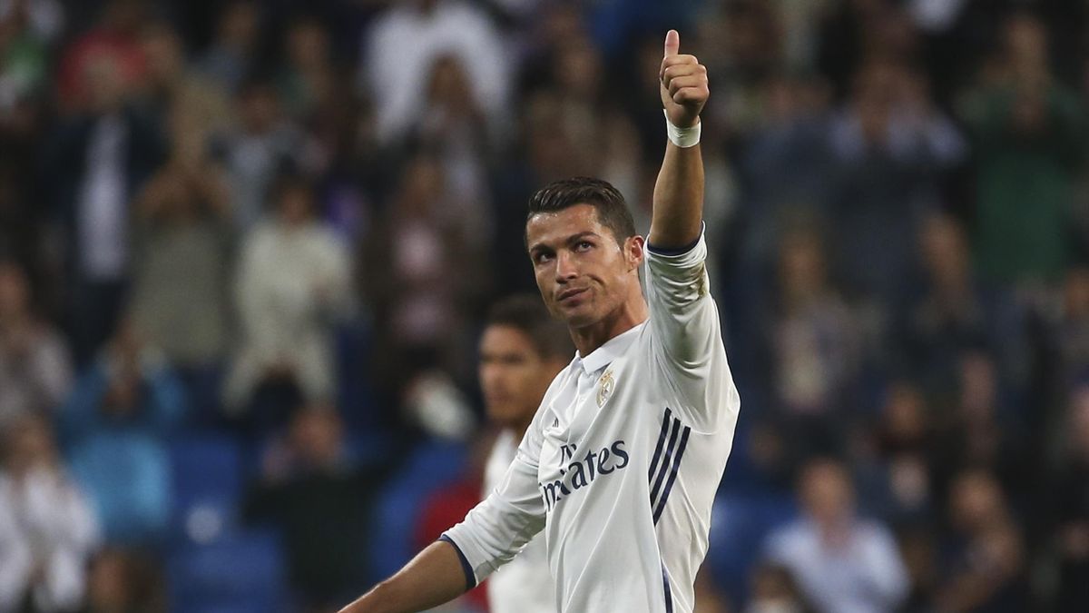 Cristiano Ronaldo scores late free-kick as Real Madrid stun