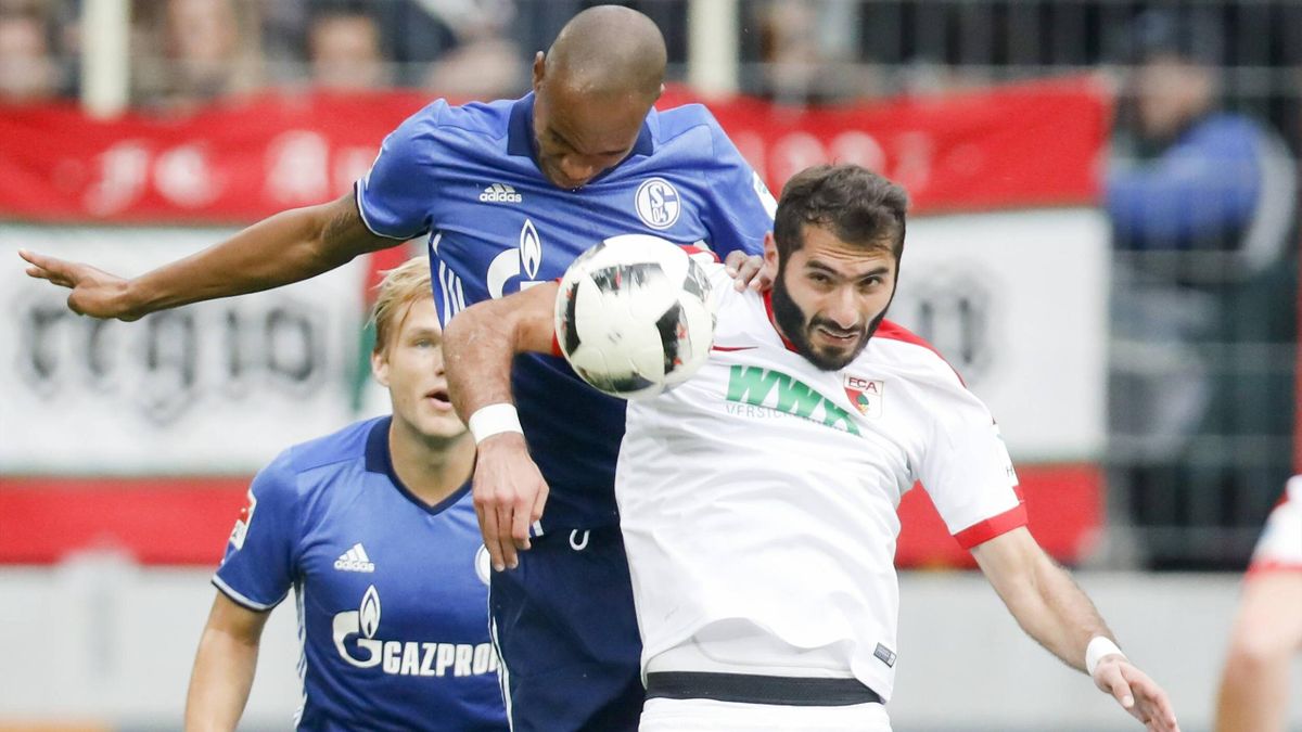 FC Augsburg - FC Schalke 04 Embolo-Verletzung überschattet Remis in Augsburg