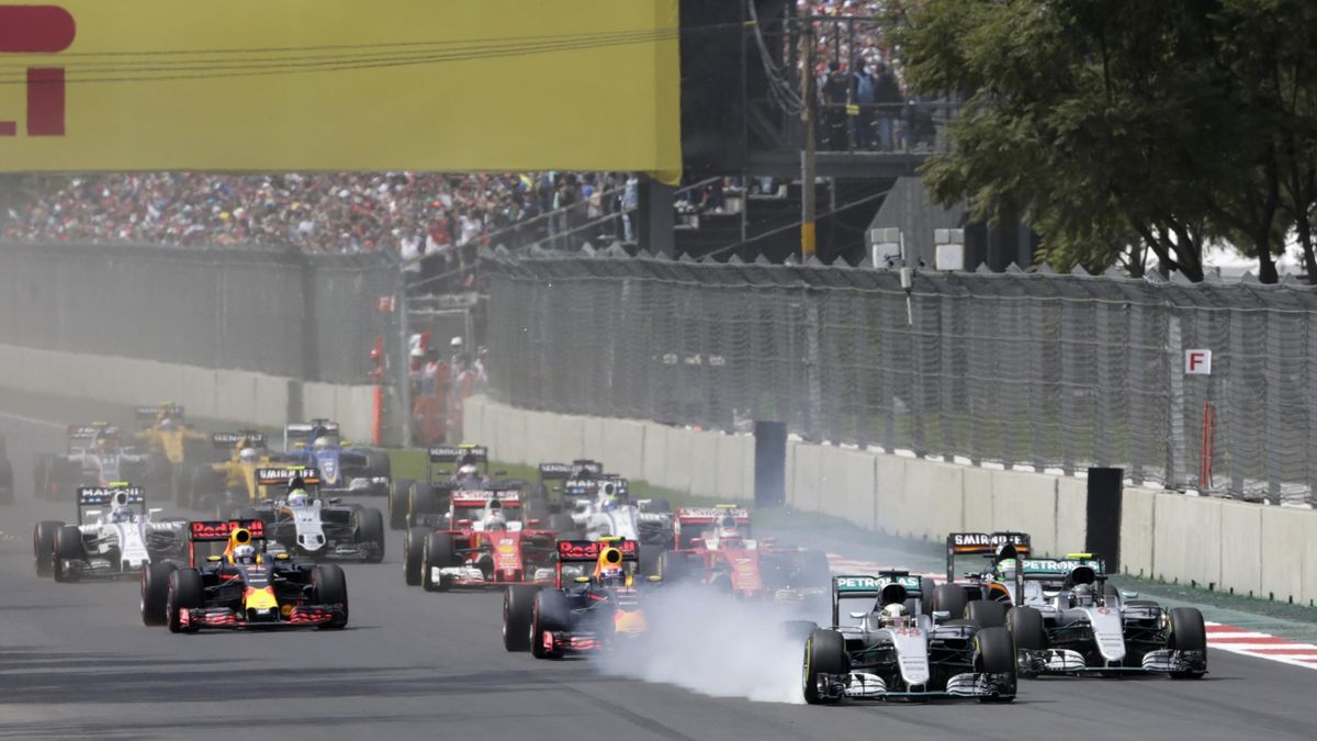 Hamilton wins Mexican Grand Prix to cut gap on Rosberg to 19 points