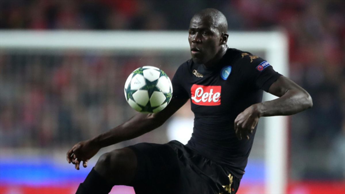 Napoli confirm knee injury set to sideline defender ...