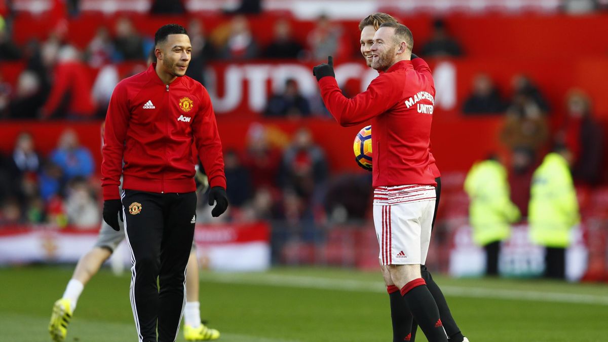 Memphis Depay wore a red leather jacket and cowboy hat to Man United's  reserve match
