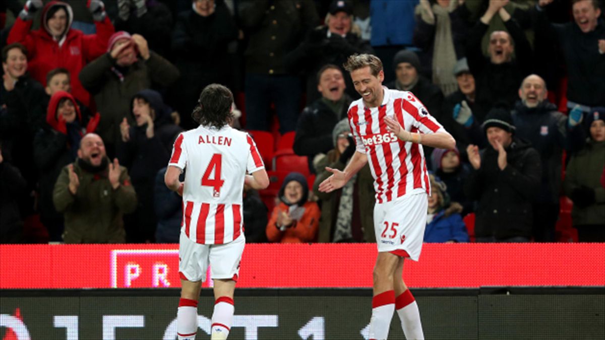 Peter Crouch Delighted To Join Premier League S 100 Club Eurosport