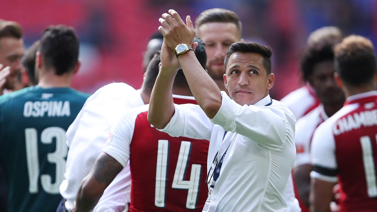 Sanchez in liverpool shirt outlet