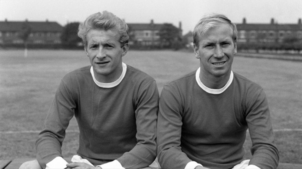 Sir Bobby Charlton one of the all-time greats, says Denis Law - Eurosport