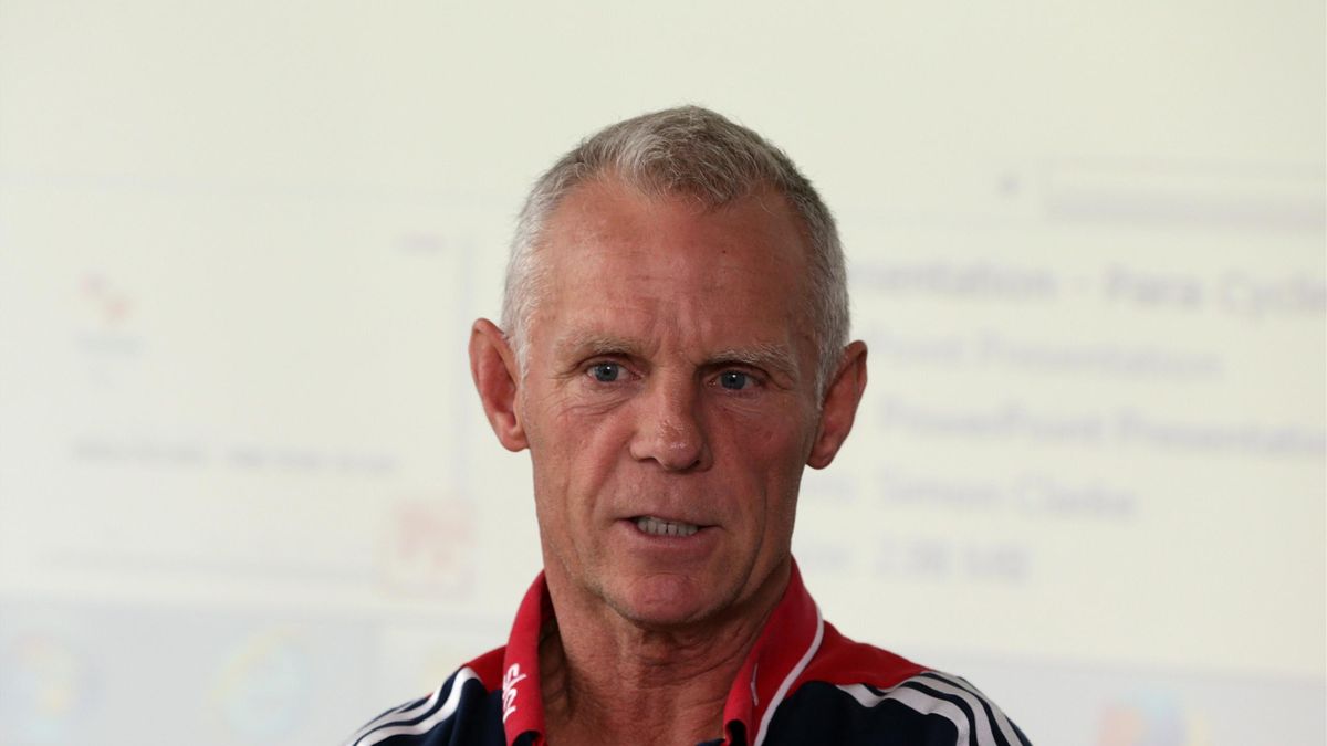 Team sky coach hot sale