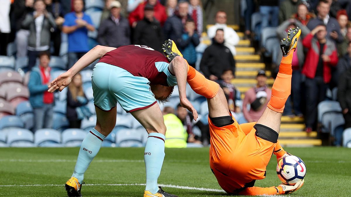 Burnley Injury Woes Ease But Heaton Will Not Be Rushed Eurosport