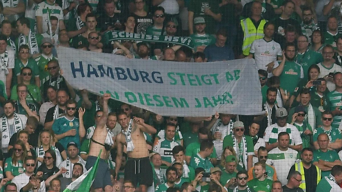 Fans von Werder Bremen feiern HSV-Abstieg