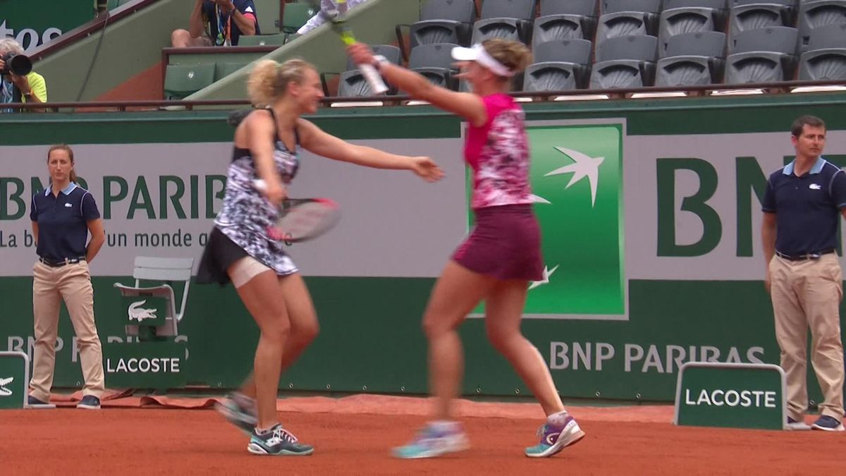 French Open Siniakova Krejcikova Gewinnen Titel Im Doppel Eurosport