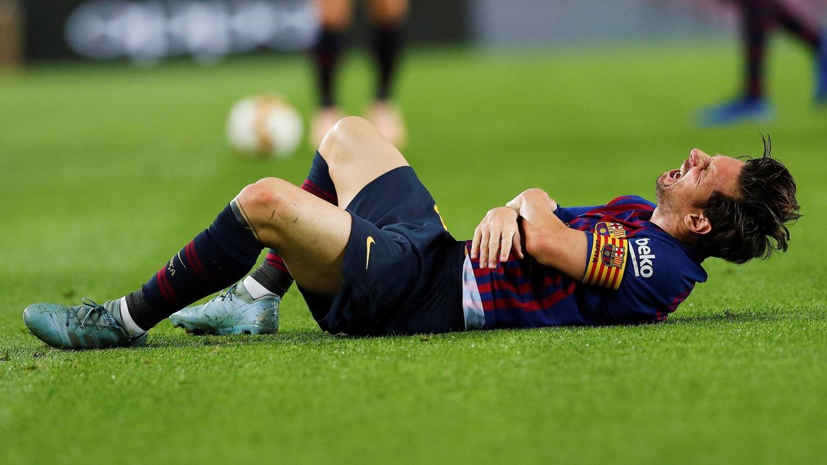 Fotogalería: La escalofriante lesión de Messi antes del Clásico