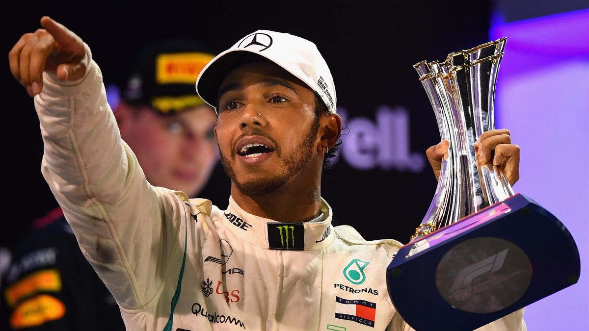 Hamilton gets his hands on a proper trophy - Eurosport
