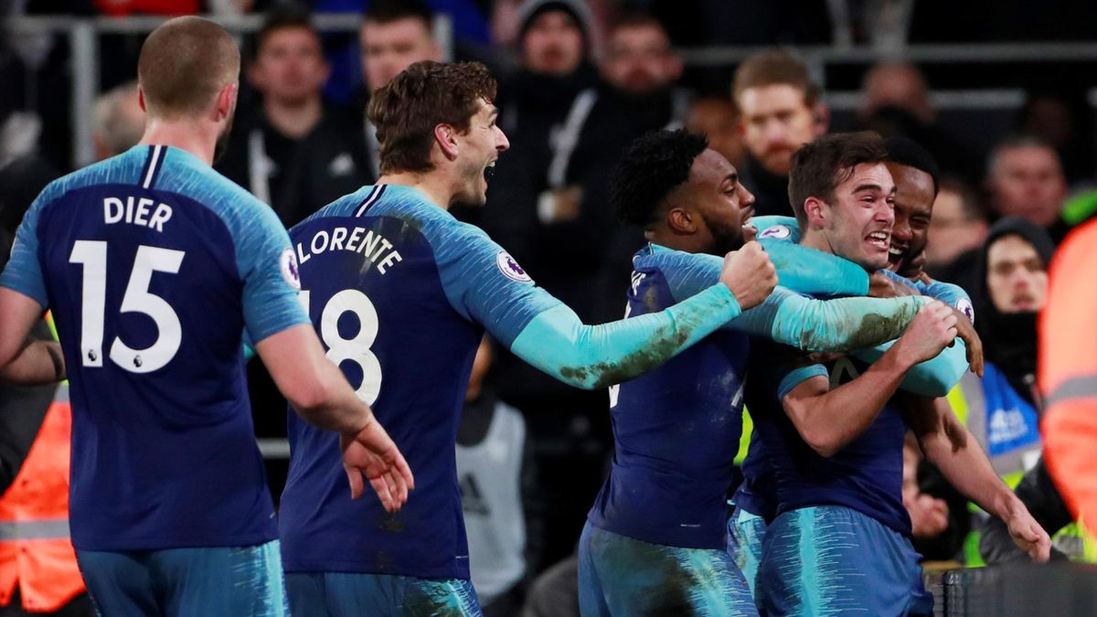 Spurs sink Man City to take top spot, Chelsea up to second