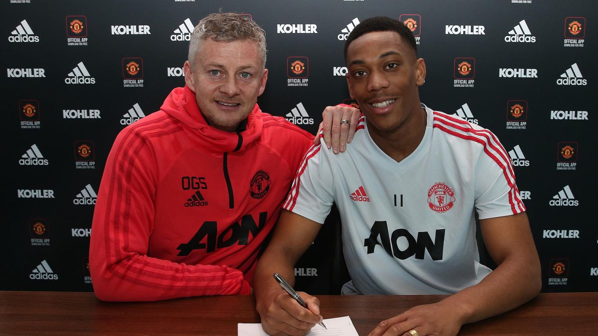 Football news Martial signs new five year deal with United