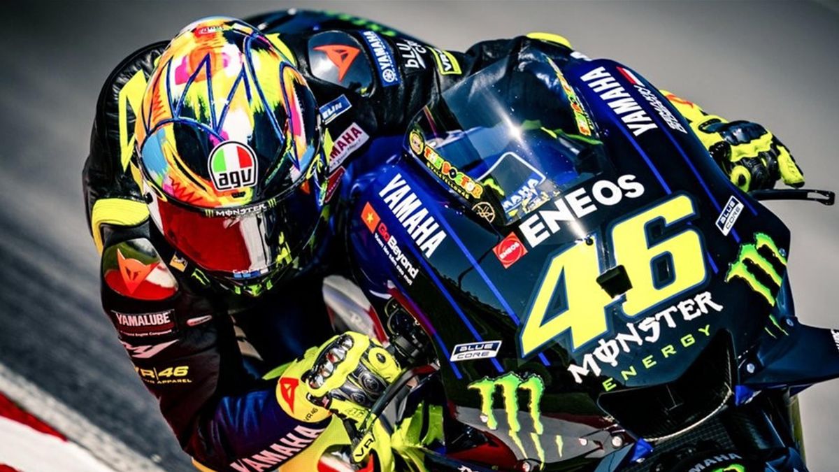 Valentino Rossi, ecco il nuovo casco fluo sfoggiato ai test di Sepang -  Eurosport