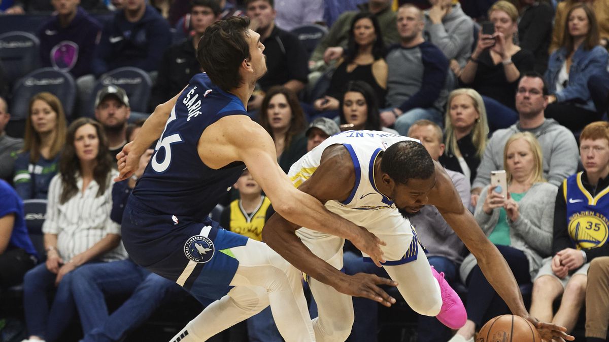 NBA news - Golden State Warriors fall in controversial finish - Eurosport