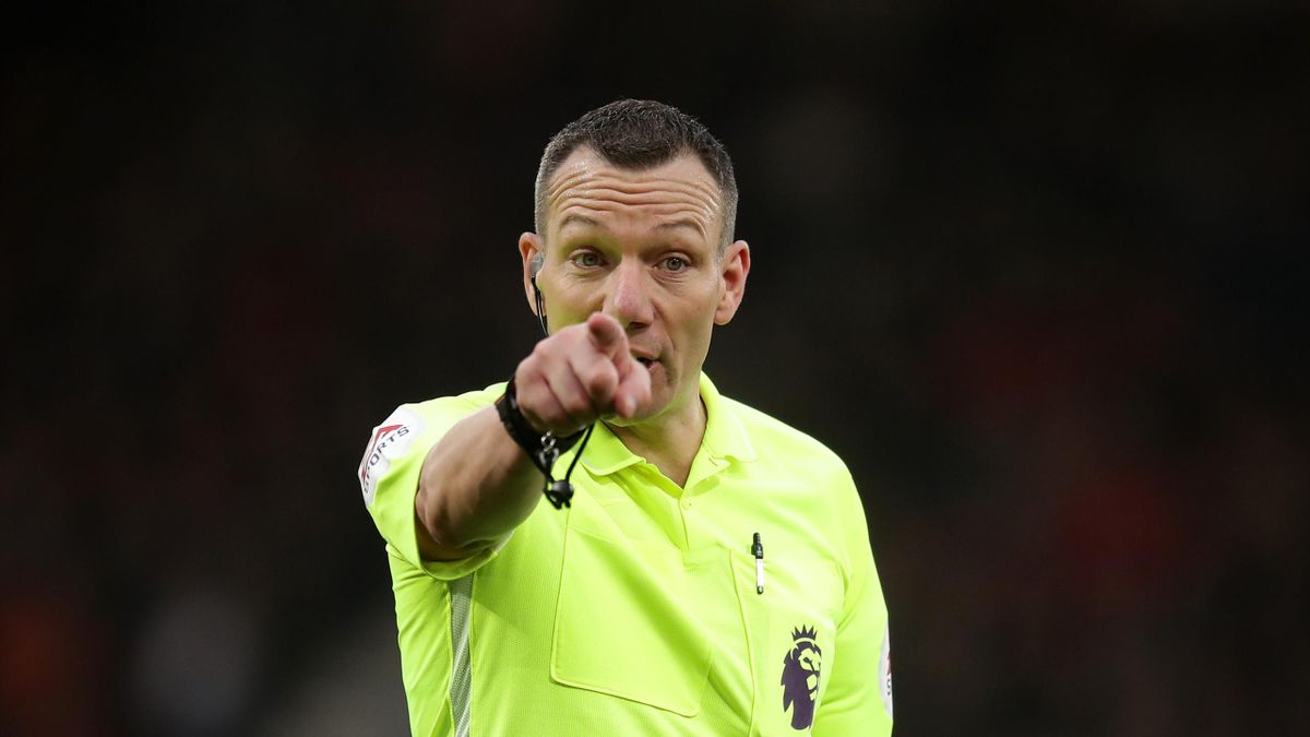Kevin Friend named as FA Cup final referee - Eurosport