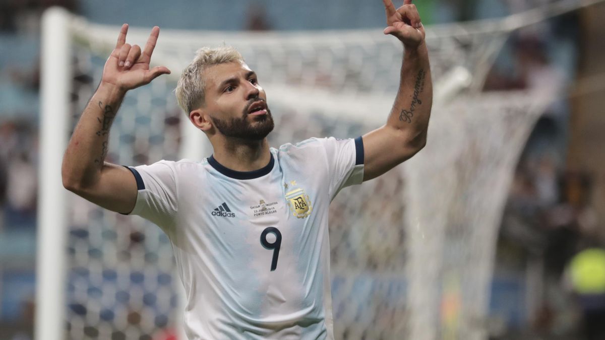 Sergio Aguero on target as Argentina reach Copa America quarter-finals -  Eurosport