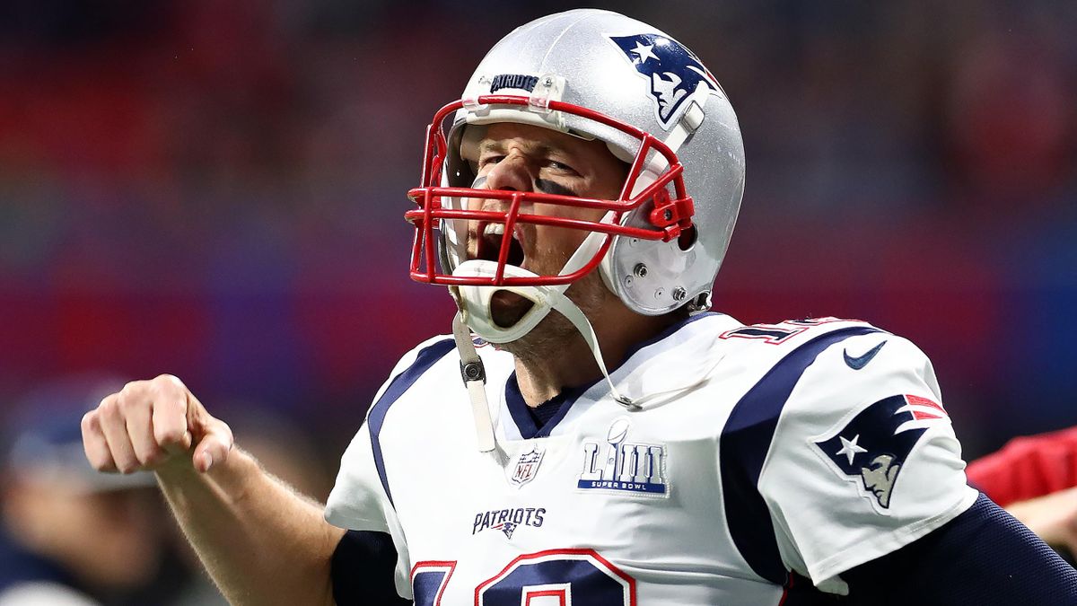 NFL news - Tom Brady officially signs with Tampa Bay Buccaneers