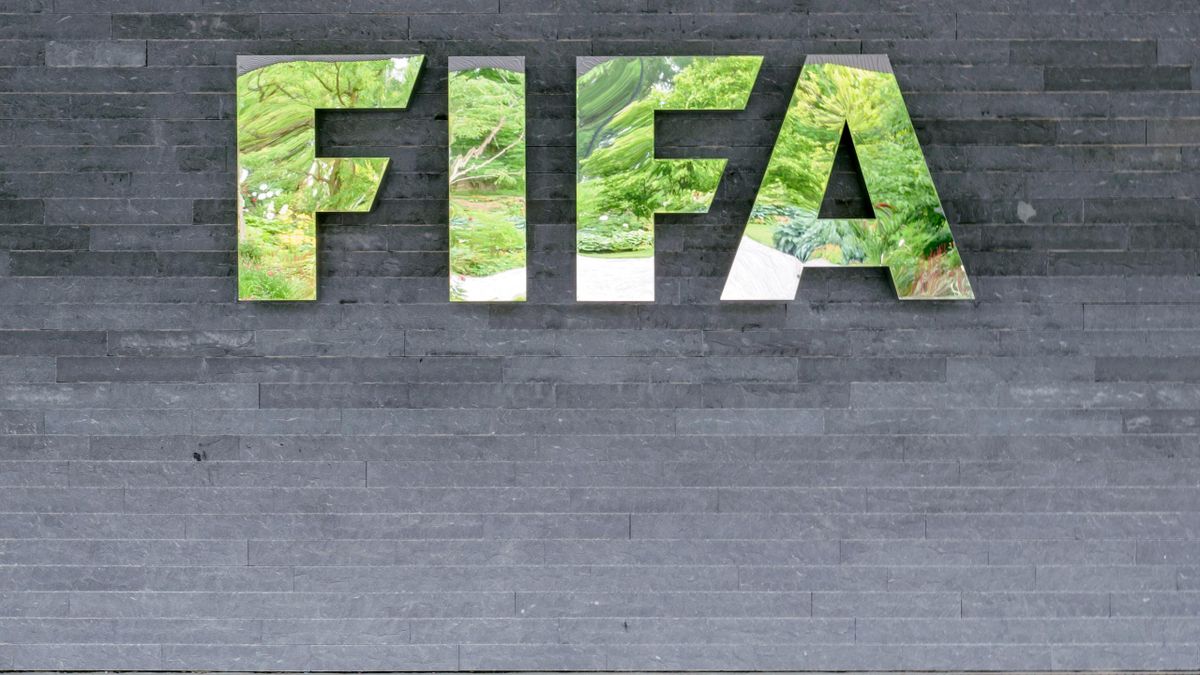 Die FIFA sperrt Malinzi wegen Veruntreuung und Fälschung