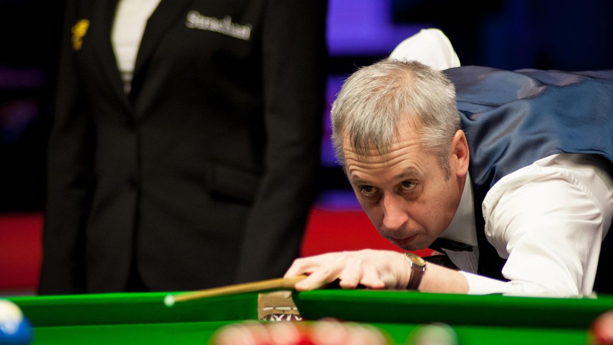 Snooker news - Nigel Bond into quarter-finals after thrilling comeback against Gary Wilson