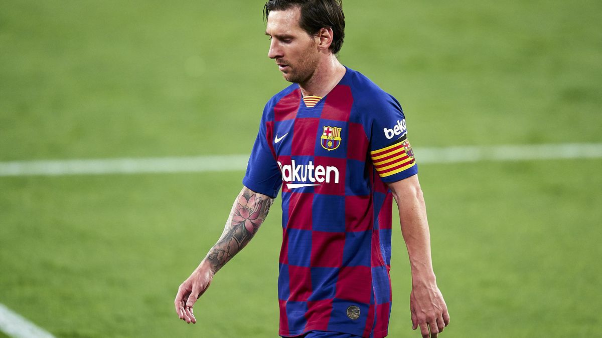 Leo Messi cabizbajo durante el Sevilla-Barcelona