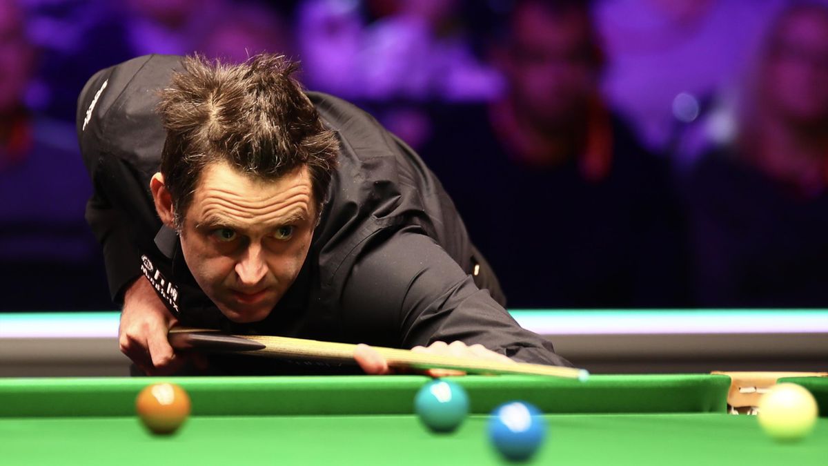 Ronnie OSullivan beats Mark Selby to reach final on night of drama and controversy