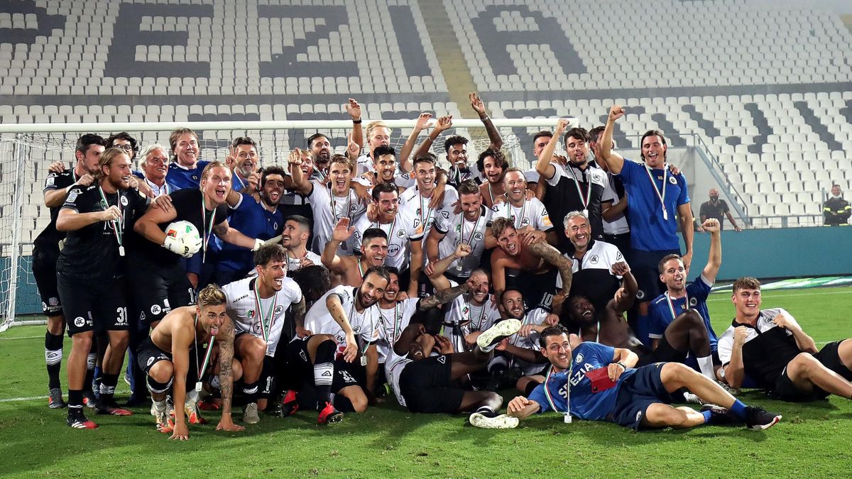 Scudetto maglia spezia online