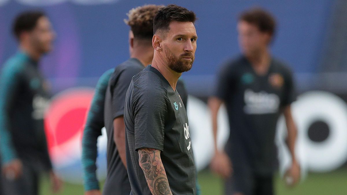 Messi back in training for Barcelona - Eurosport