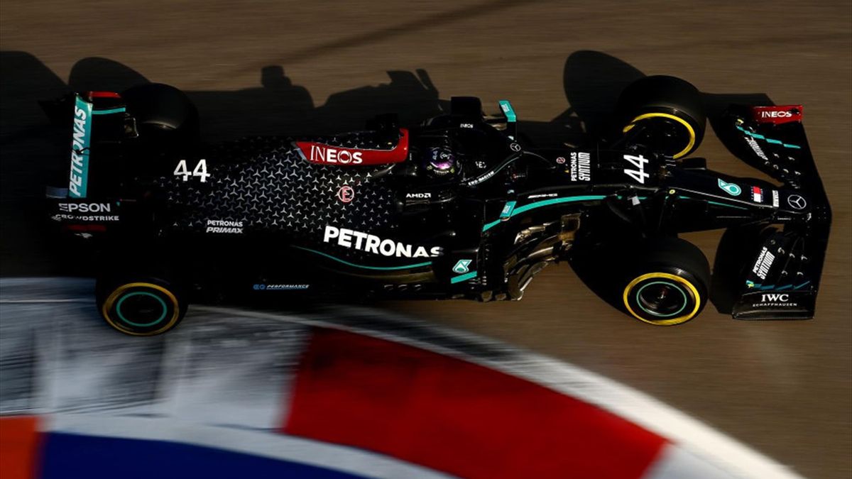 Valtteri Bottas, Mercedes AMG F1, Race Winner Lewis Hamilton