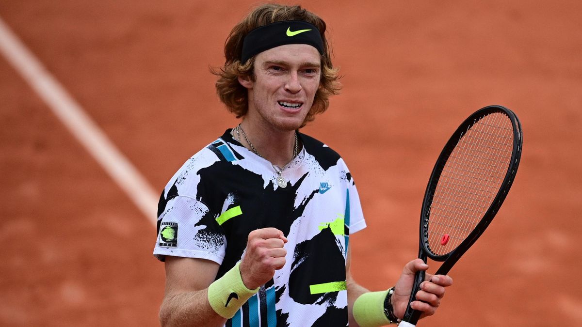 French Open 2020 Andrey Rublev battles back to beat Marton Fucsovics and reach quarter-finals