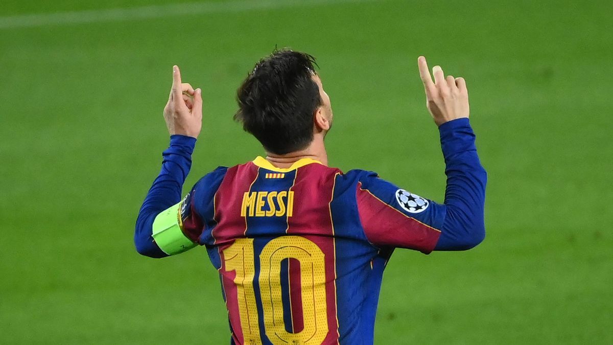 Ansu Fati and Lionel Messi both create history as Barcelona hammer  Ferencvaros - Eurosport