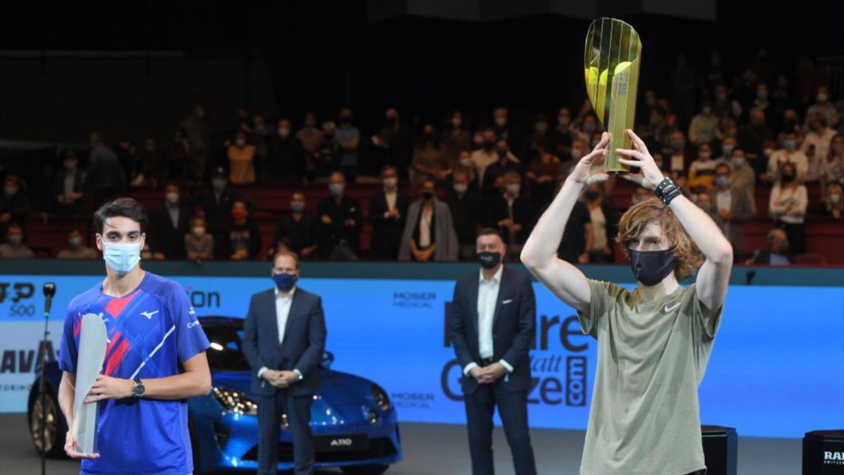 Alexander Zverev downs U.S. qualifier in Vienna for 5th ATP title of season