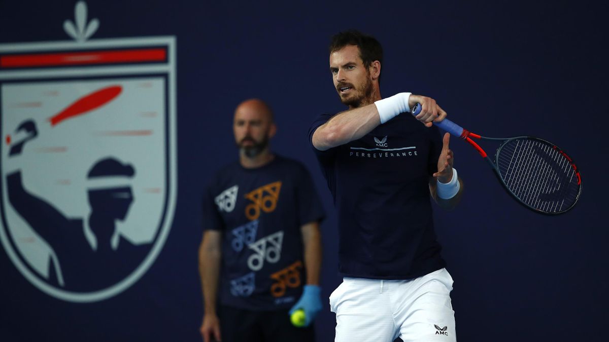 Andy murray asics top