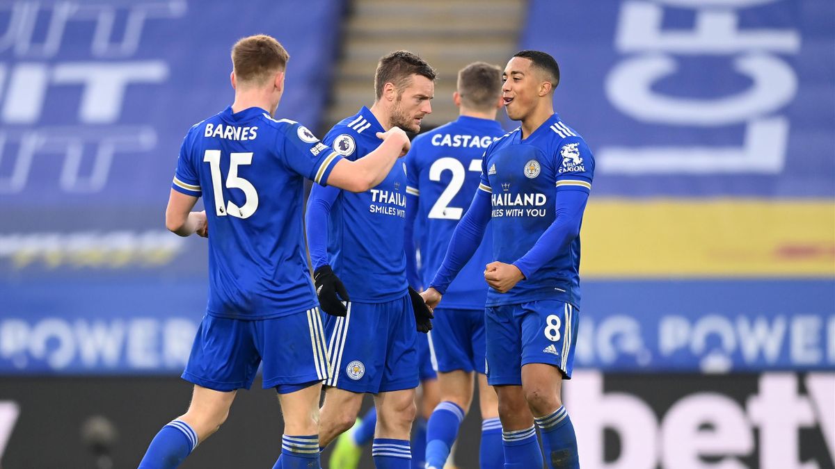 Late goal sees Leicester City end Manchester United s away streak