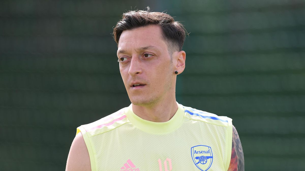 Transfer news and gossip LIVE - Mesut Ozils Fenerbahce move close, Kylian Mbappe could leave PSG