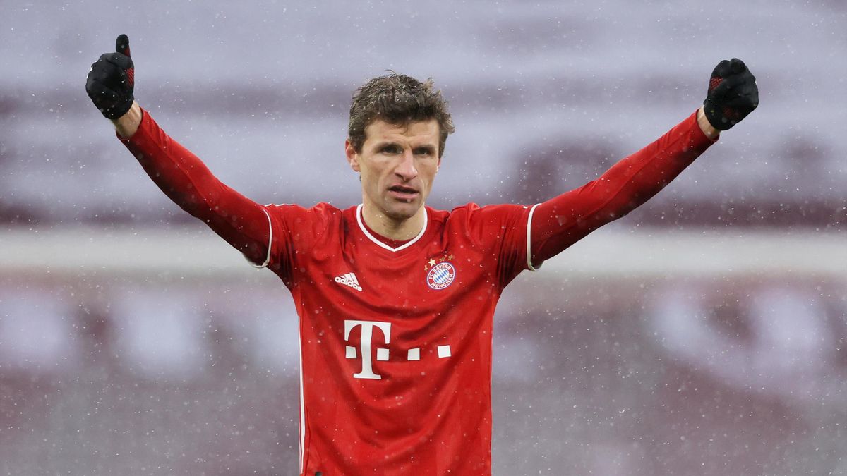 Bayern Munich 2-1 Freiburg Thomas Muller strikes late to send hosts four points clear at the top