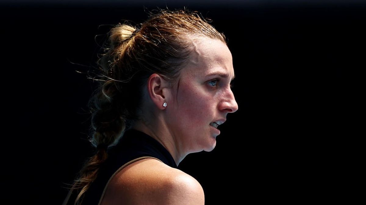 Australian Open 2021 - Petra Kvitova surprisingly knocked out by Sorana Cirstea in three sets