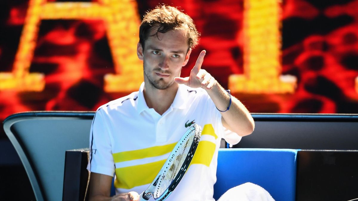 Australian Open 2021 - Daniil Medvedev digs deep to beat Filip Krajinovic in five sets to progress