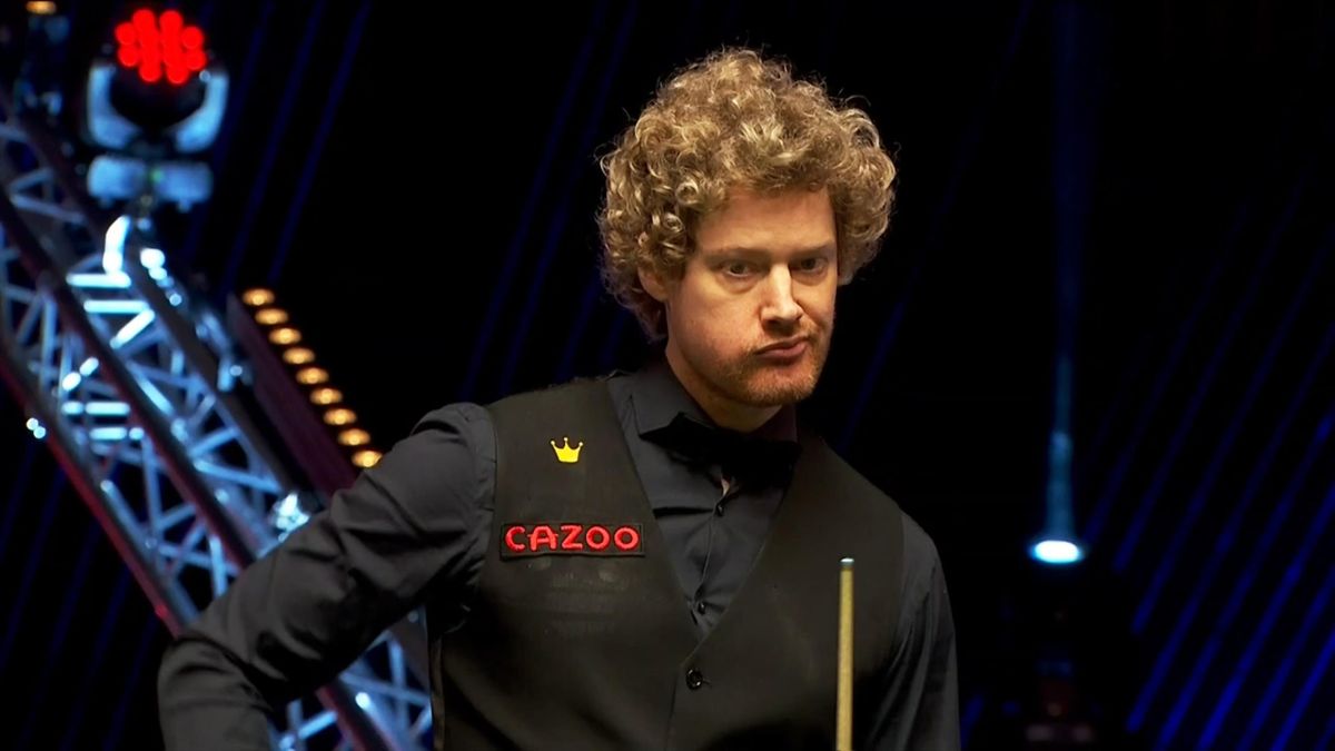 Tour Championship 2021 - Neil Robertson powers into final with dominant win over Mark Selby