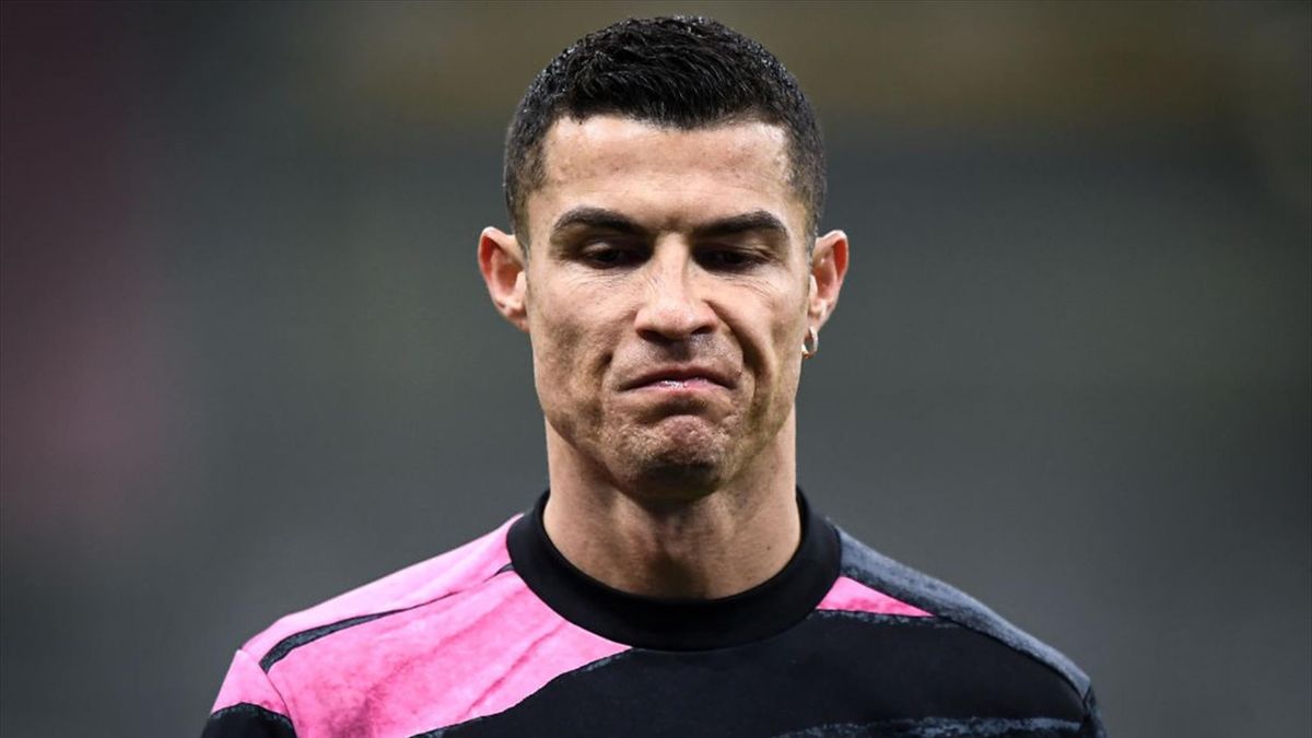 Cristiano Ronaldo ritratto con la maglia della Juventus