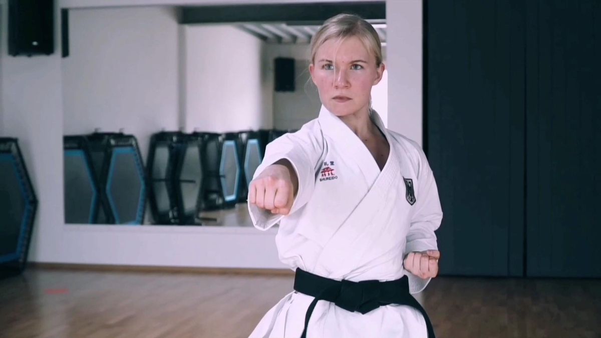 Olympia 2021 Ilja Smorguner Scheidet Bei Karate Premiere Bereits In Kata Vorrunde Aus Eurosport