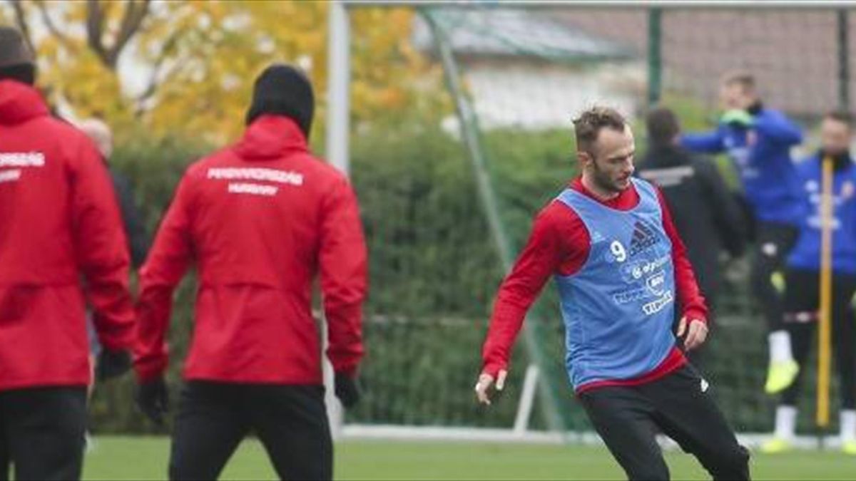 Magyar Labdarugo Valogatott Gulacsi Es Willi Kivetelevel Minden Jatekos Megerkezett Eurosport