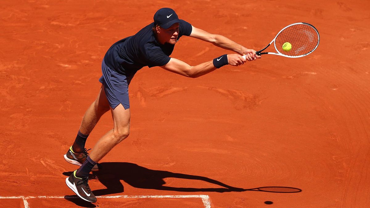 French Open - Ergebnisse Herren Jannik Sinner wehrt Matchball ab - Daniil Medvedev feiert Premiere