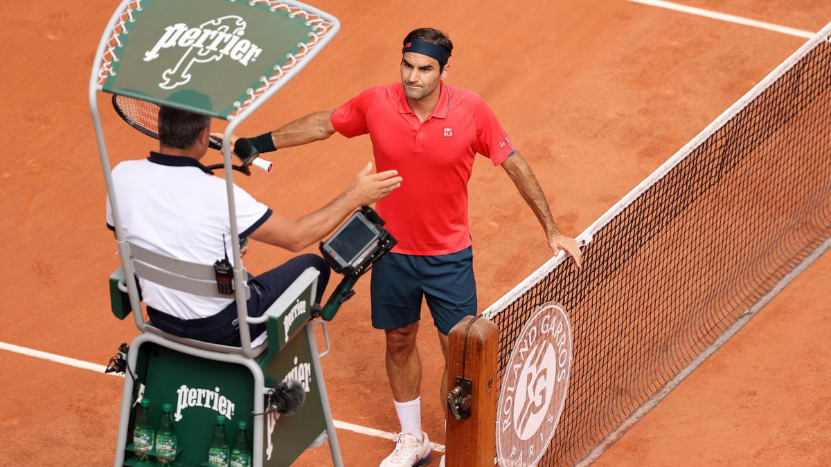 French Open That S Trouble Dominik Koepfer Spits On Roger Federer S Side Of The Court Deducted Point Eurosport