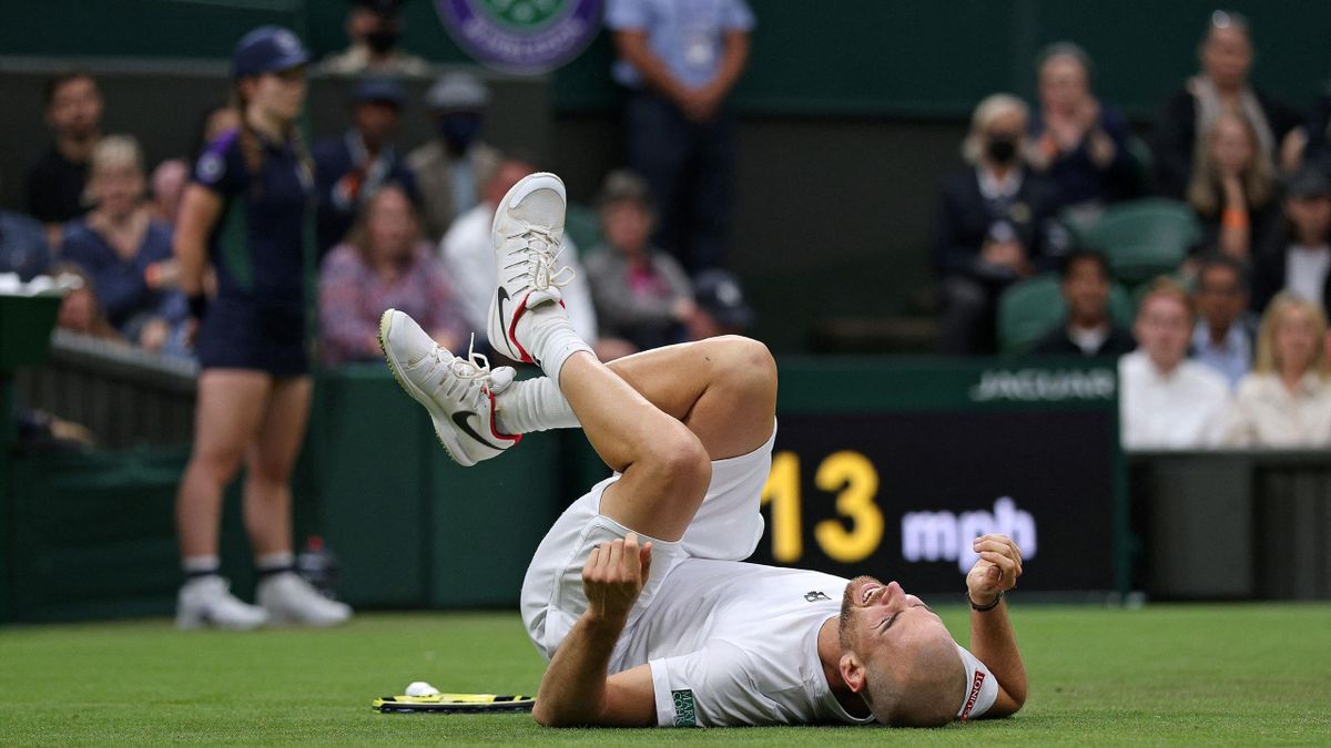 Wimbledon 2021: Federer through as Mannarino retires in fifth set – as it  happened, Wimbledon