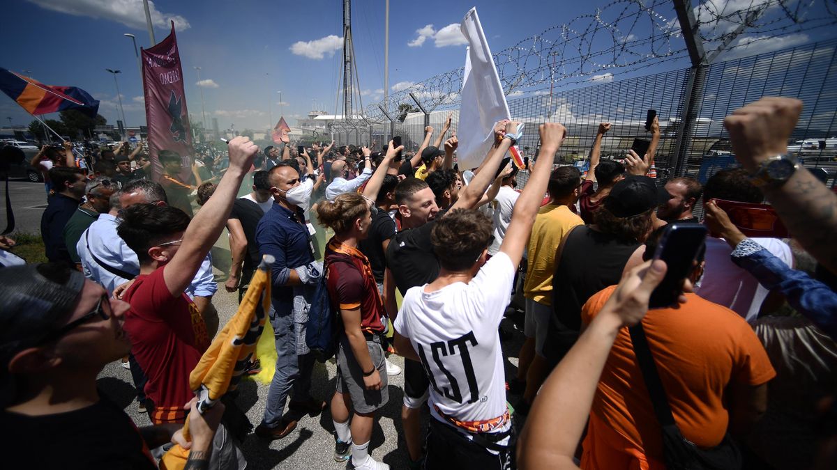 Hunderte Fans begrüßten Jose Mourinho in Rom