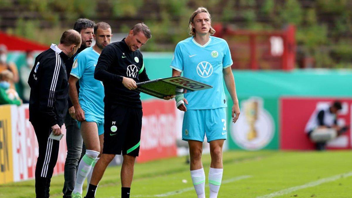 DFB-Pokal VfL Wolfsburg fliegt nach Wechselpanne nachträglich raus - Preußen Münster in Runde zwei
